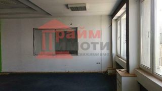 Дава под наем офис в район , София