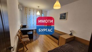 Тристаен Наеми, Бургас (5)