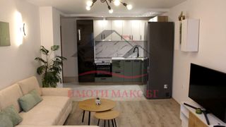 Тристаен Продажби, Бургас