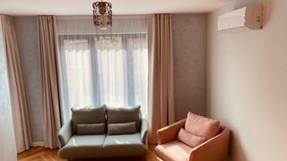 Тристаен Наеми, София (2)