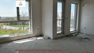 Тристаен Продажби, Варна