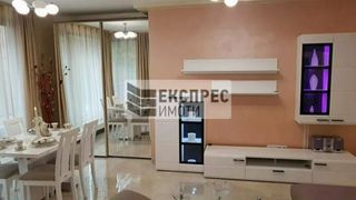 Тристаен Наеми, София (2)