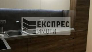 Тристаен Наеми, София (4)