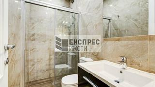 Тристаен Наеми, София (11)
