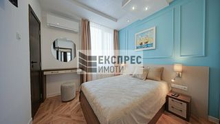 Тристаен Наеми, София (8)