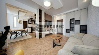 Тристаен Наеми, София (2)