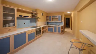 Тристаен Наеми, Медицинска академия, София (3)