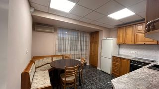 Наеми в Фондови жилища Тристаен в София 675 евро (2)