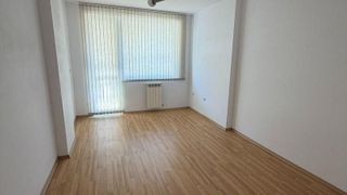 Тристаен Наеми, Манастирски ливади, София (4)