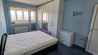 Тристаен Наеми, Младост 1, София (5)