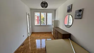 Тристаен Наеми, Белите брези, София (8)