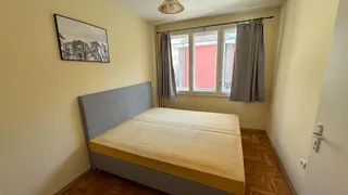 Тристаен Наеми, Белите брези, София (5)