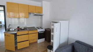 Тристаен Наеми, Банишора, София (2)
