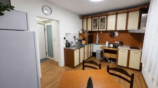 Етаж от къща Наеми, Модерно предградие, София