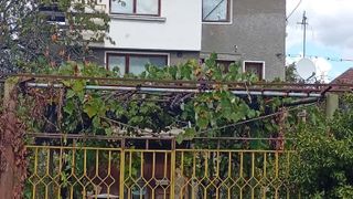 Двуетажна къща в село Радотина (8)