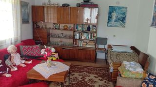 Двуетажна къща в село Радотина (21)