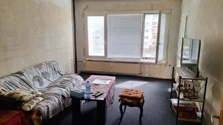 Тристаен Продажби, Надежда 1, София